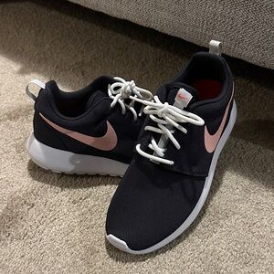 Nike Women's Black and Pink Roshe Run Trail athletic shoes